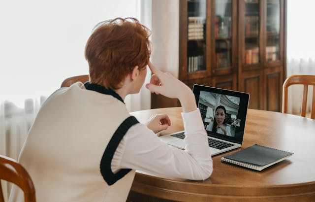 Safe Online Chats Can Help Mental Health