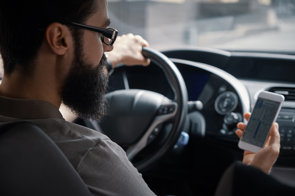 Handle Distracted Driving Accidents Safely and Legally